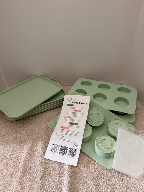 Other - BENTY CAKE PUCK MOLDS Silicone Baking Molds & Trays - Sage Green